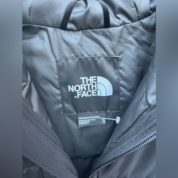 The North Face Synth II Insulated Jacket in Black - Picture 6 of 13